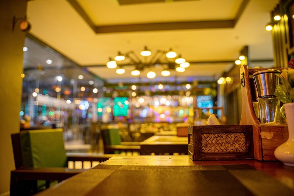 Отель Platinums Patong